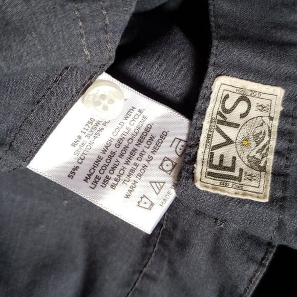 Levi's short sleeve button down shirt, size XL - Picture 5 of 5